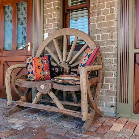 Old Bank Boutique Hotel Mittagong Esterno foto